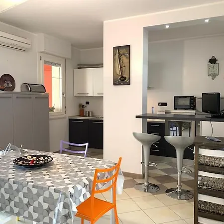 Uno Scorcio Di Mare Lägenhet *